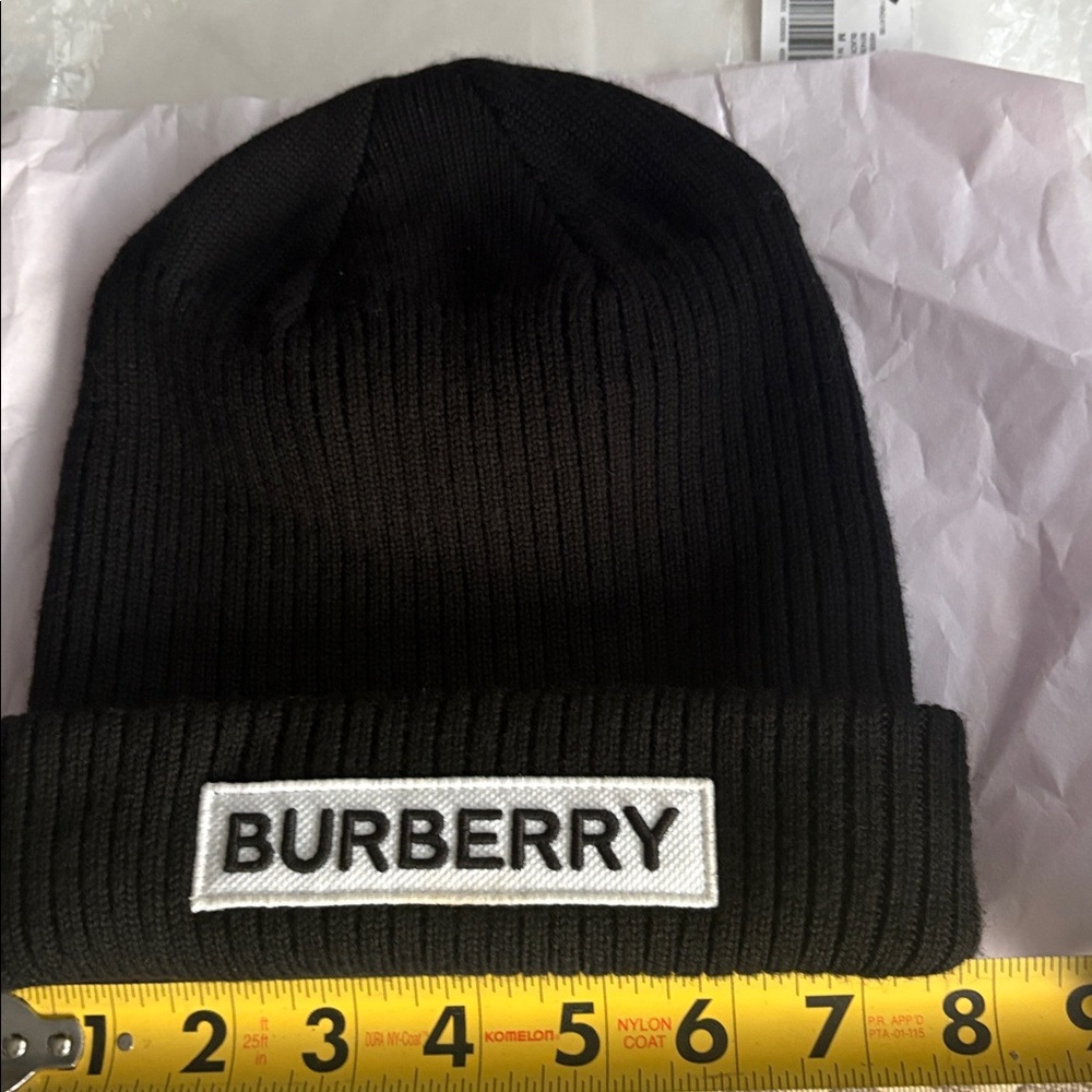 Burberry Black Ribbed Beanie logo unisex size medium like new used once - Picture 2 of 7